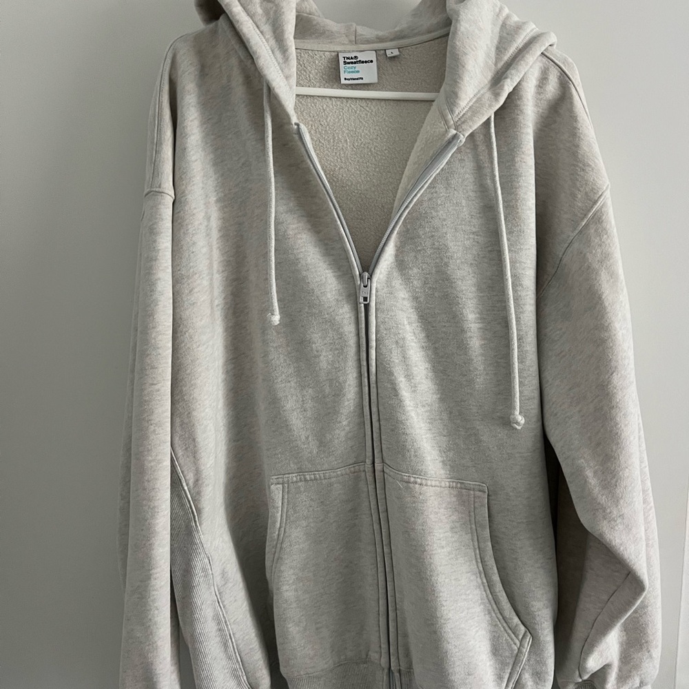 ARITZIA TNA Light Gray Zip-Up Sweater